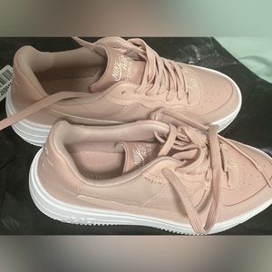 Nike Air Force 1 PLT.AF.ORM